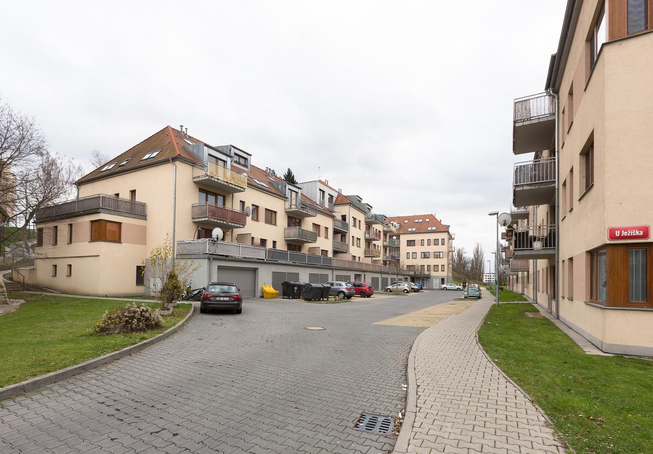 Apartsee U Jeziska Apartman Plzeň Kültér fotó